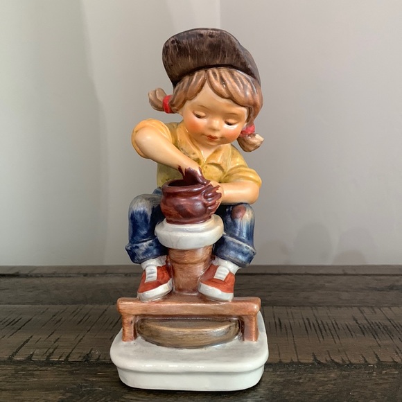 Hummel Other - Goebel W Germany 1978 figurine Totay’s children